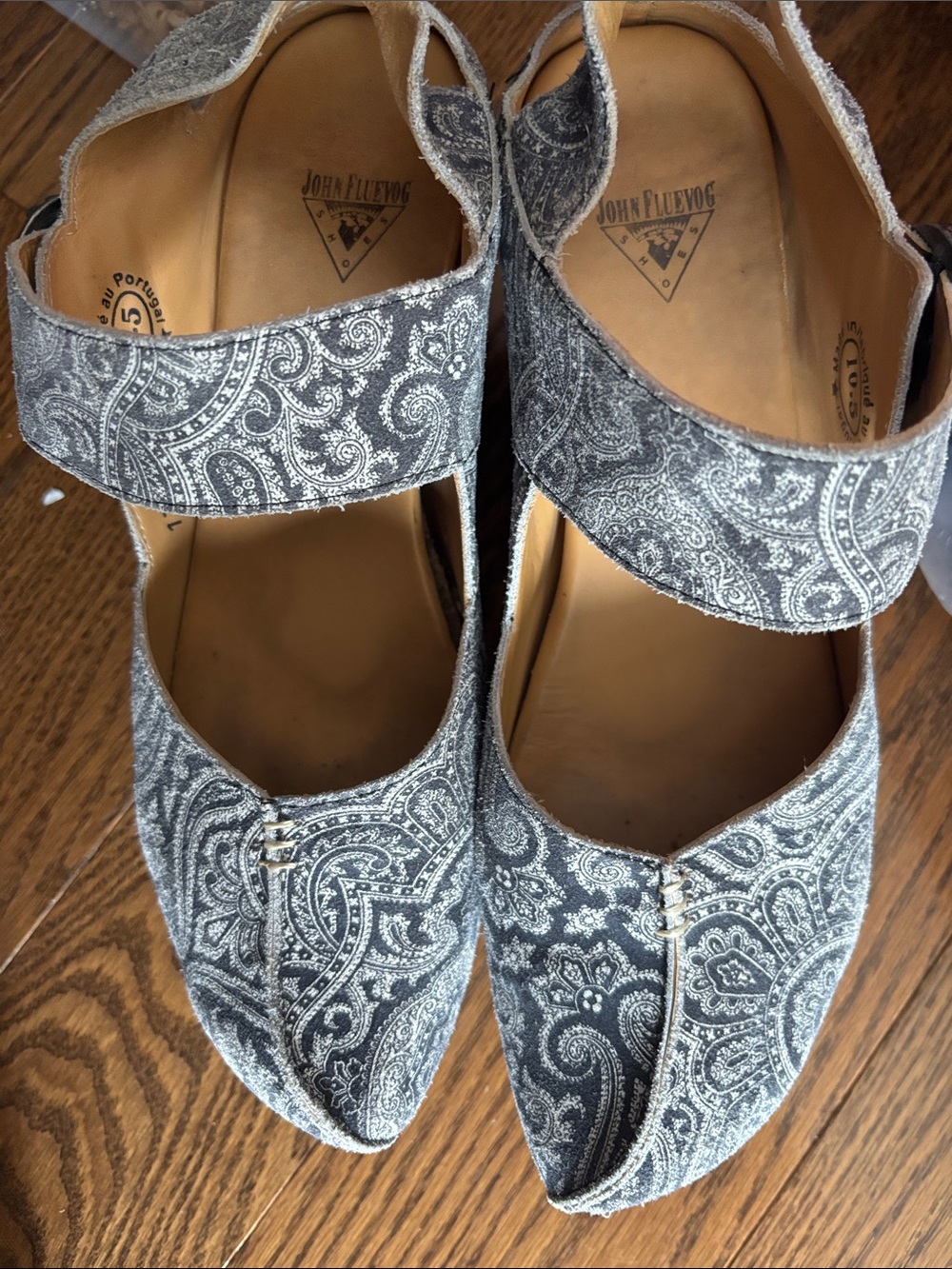 John Fluevog prepare blue white Paisley Pointed-Toe Mary Jane’s in 10.5